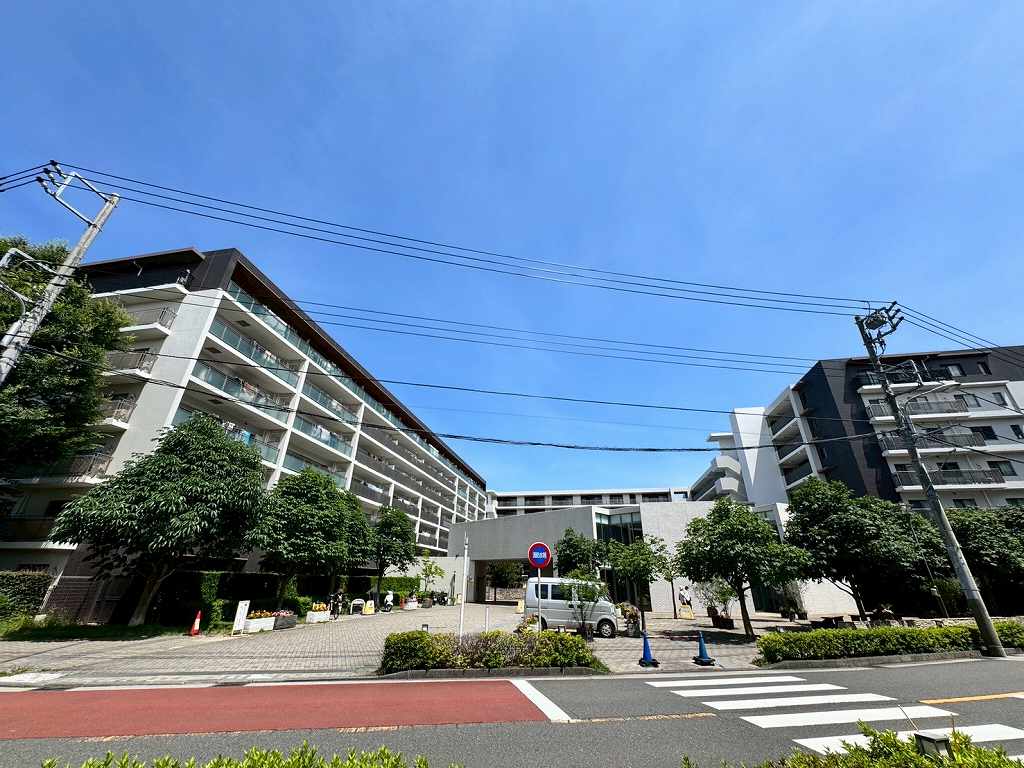 インプレスト横濱鶴ヶ峰EAST棟